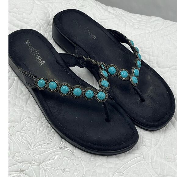 Minnetonka Women's Size 8 Blue/Black Faux Turquoise T-Post Wedge Sandals Comfort - Picture 1 of 10